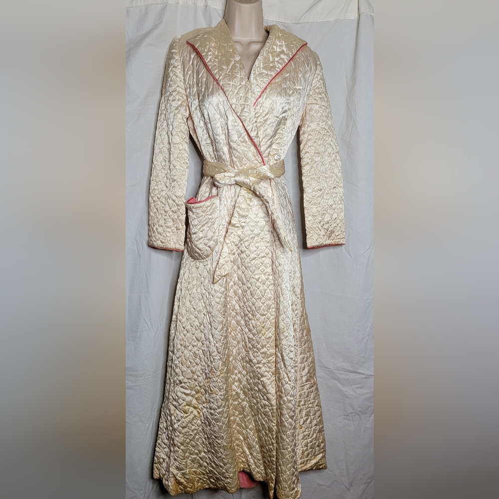 Vintage Quilted Robe